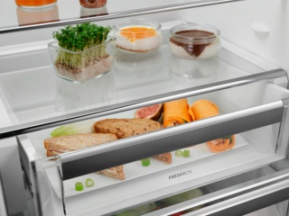 Обзор встраиваемого холодильника RNT8TE18S от Electrolux