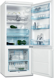 Почему в холодильнике образуется вода?
