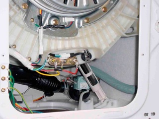 Как заменить амортизаторы в стиральной машине?