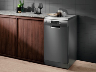 Узкая посудомоечная машина SES42201SX от Electrolux