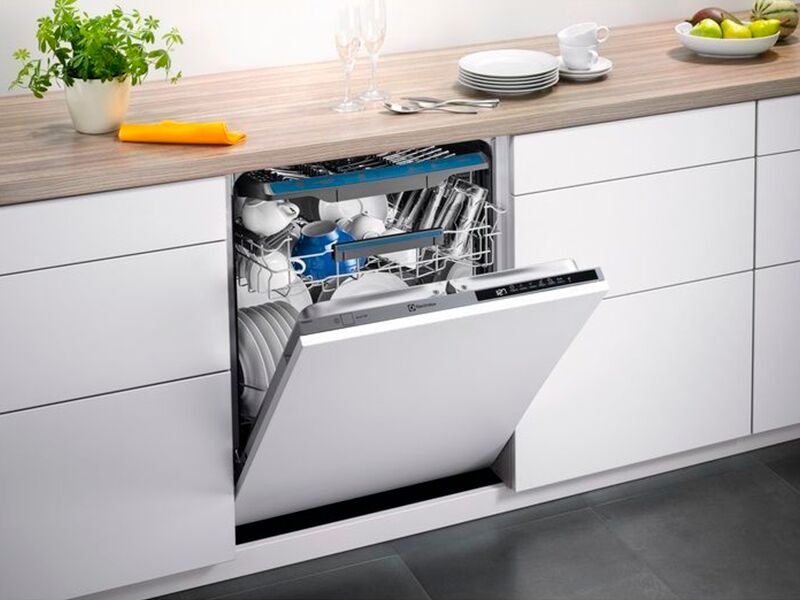 Нижняя корзина ComfortLift в посудомоечных машинах от Electrolux
